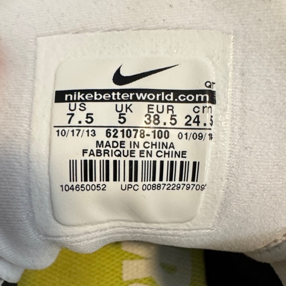 Nike Women Air Max White, Black & Neon Green - Picture 6 of 6